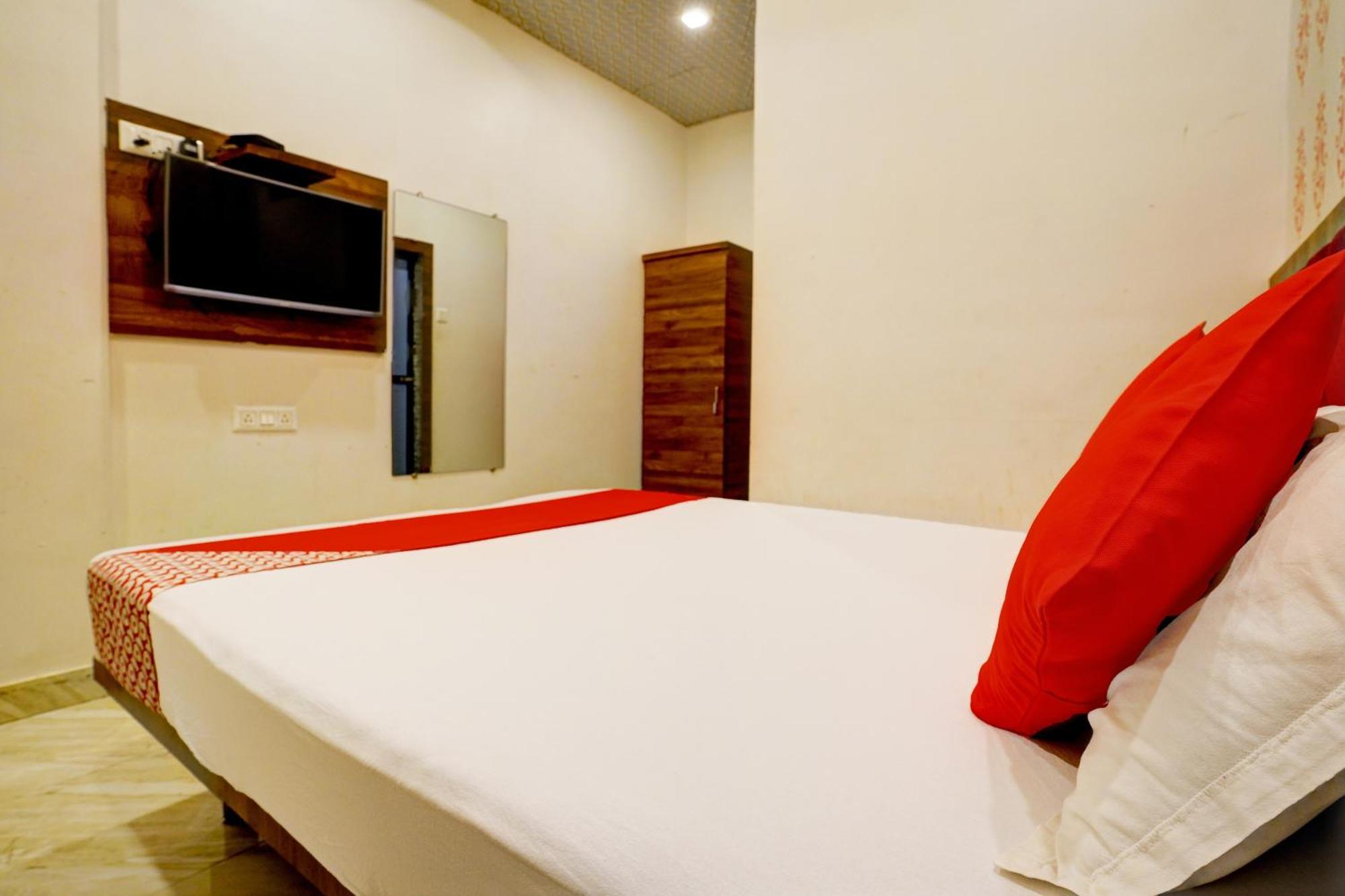 Hotel Aga Beg's Mumbai Bagian luar foto